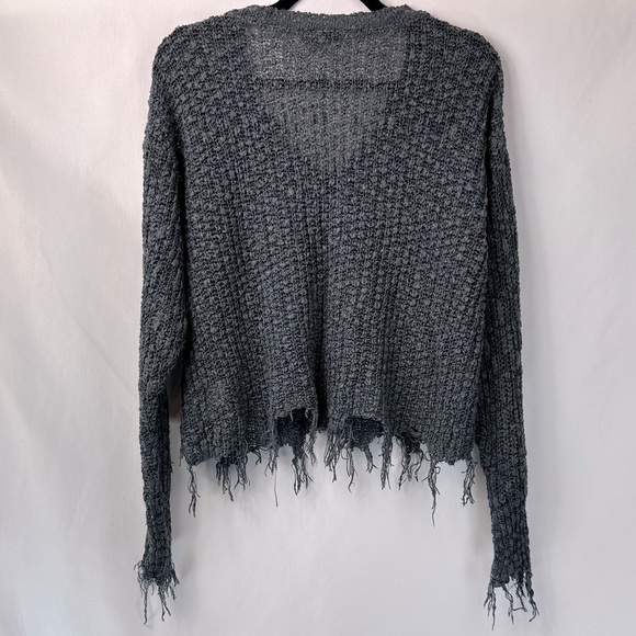 V ery j Women's Grayish Blue V-Neck Frayed Hem Sweater - Picture 4 of 7